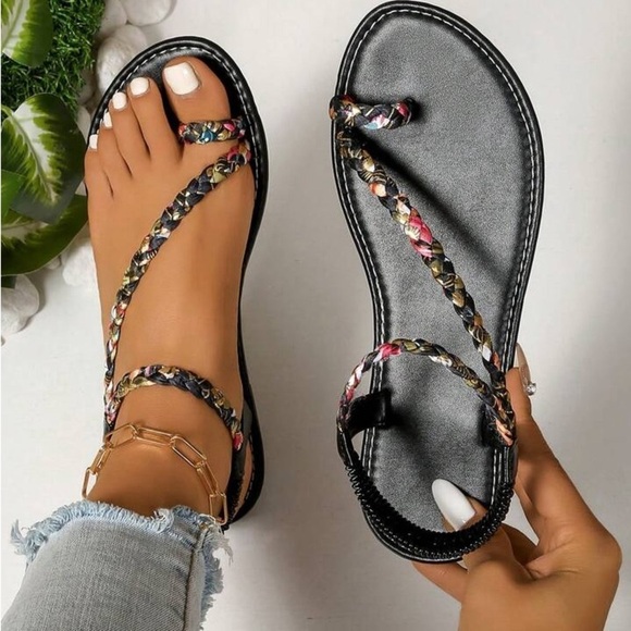 NEW Floral Black Flat Sandals with Toe Wrap and Elastic Back - Picture 3 of 6